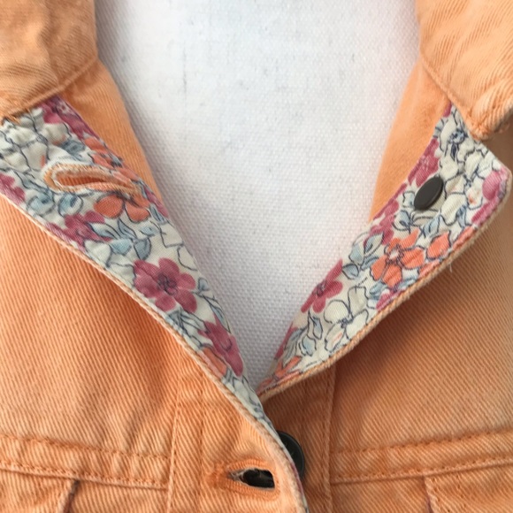 LLBean Denim Jacket Perfect for Spring - Picture 2 of 4